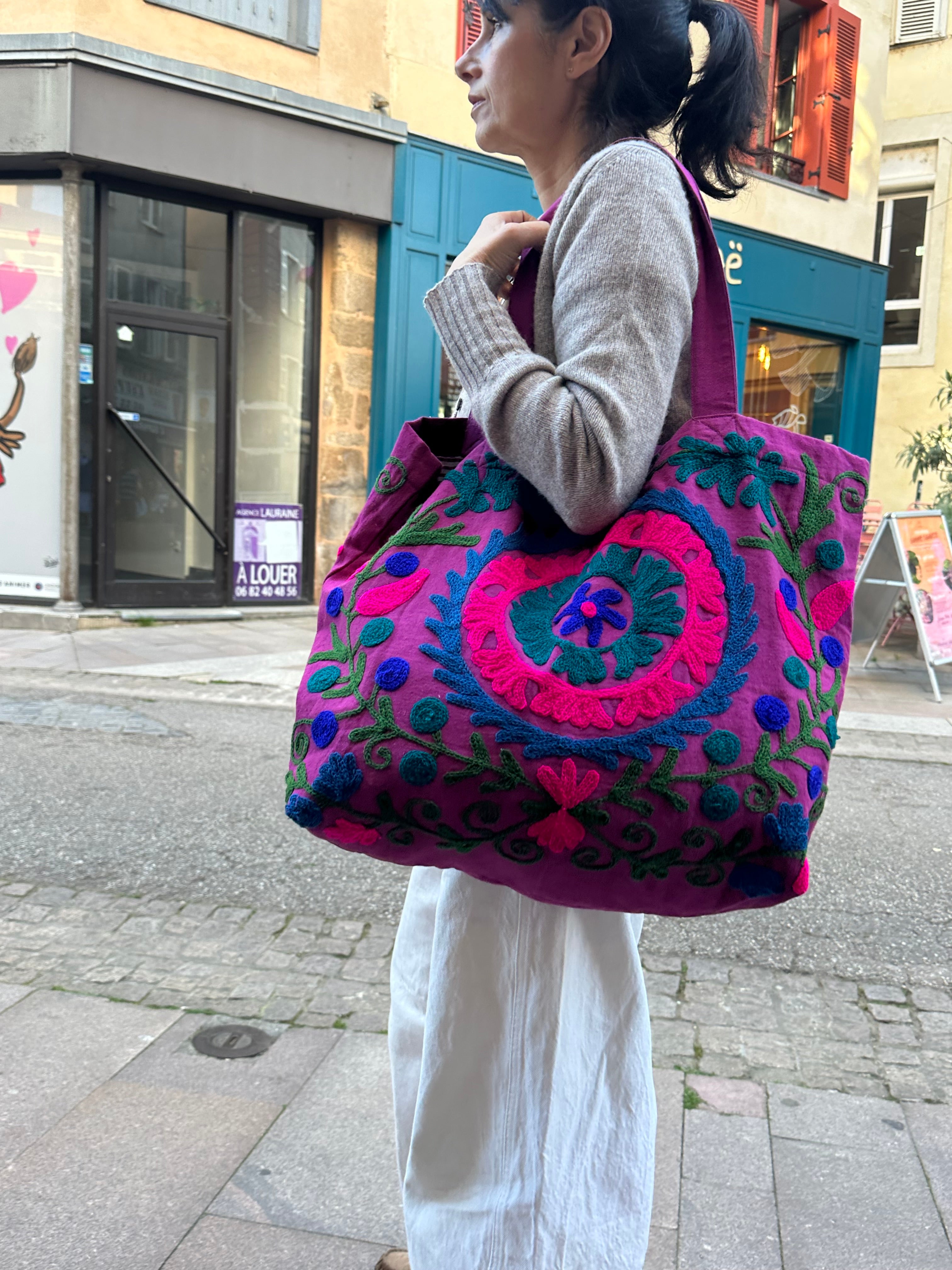 Sac brodé main