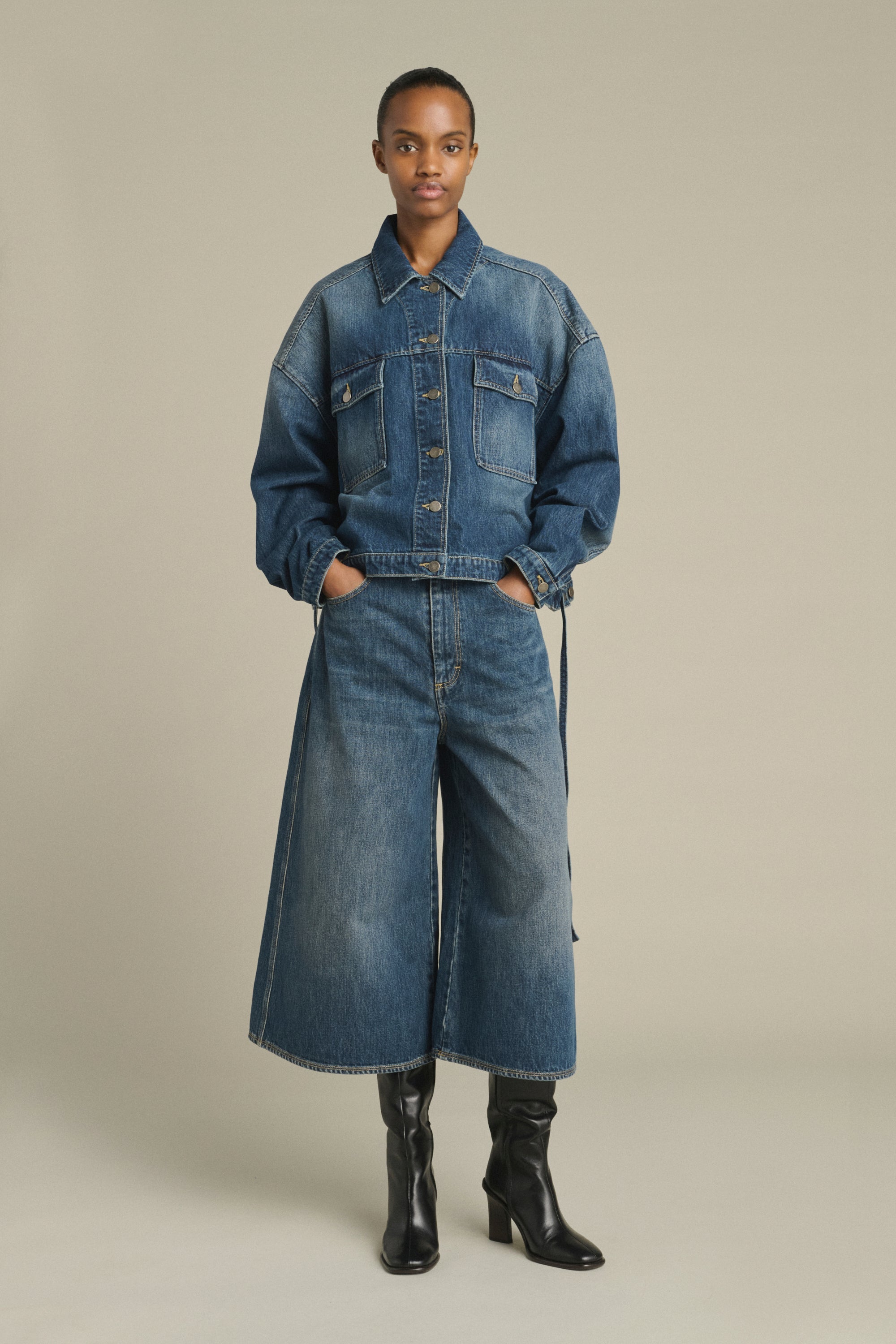 Blouson en denim ceinturé LYS Sœur