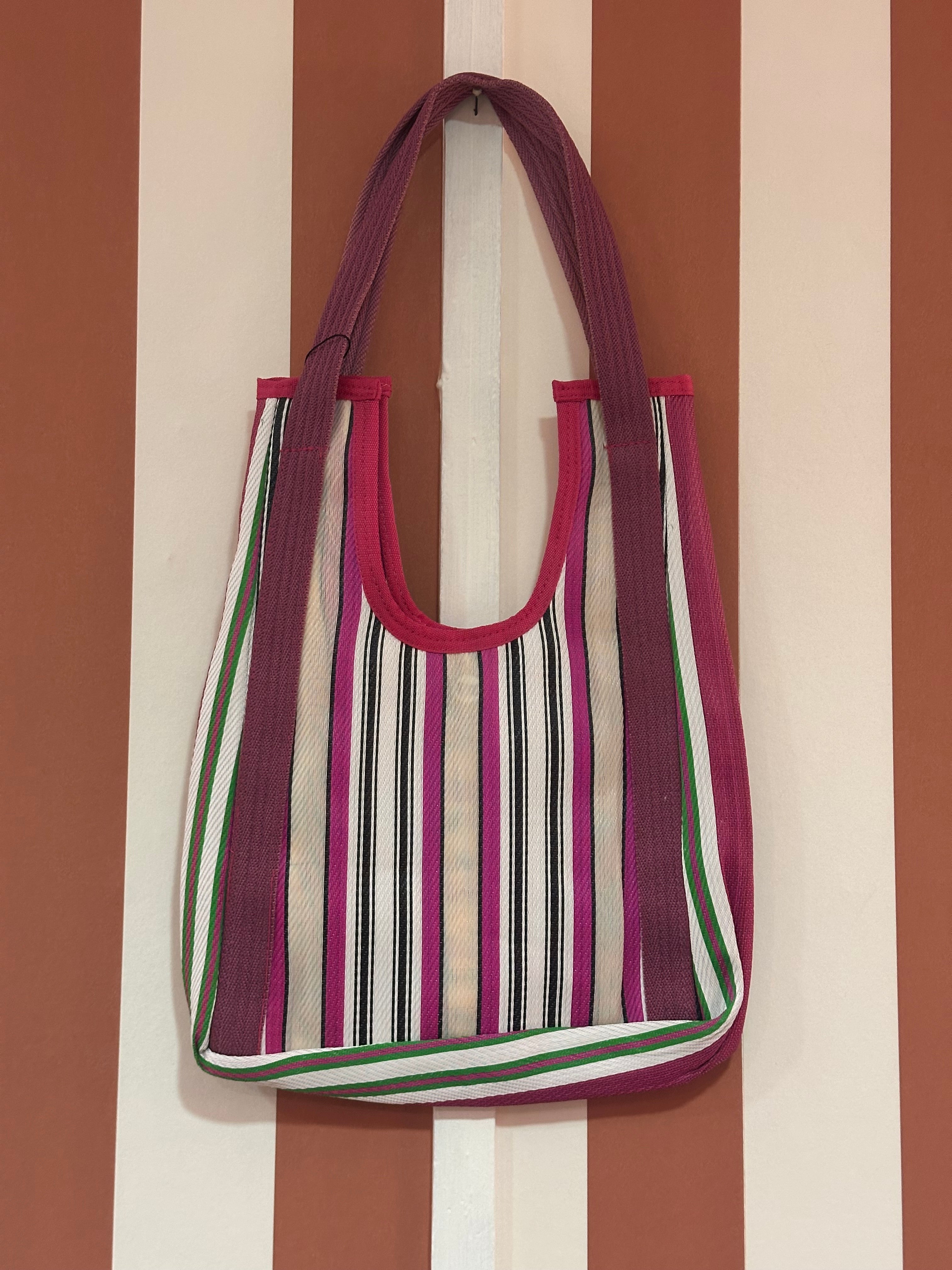 Sac à rayures porté épaule pièce unique