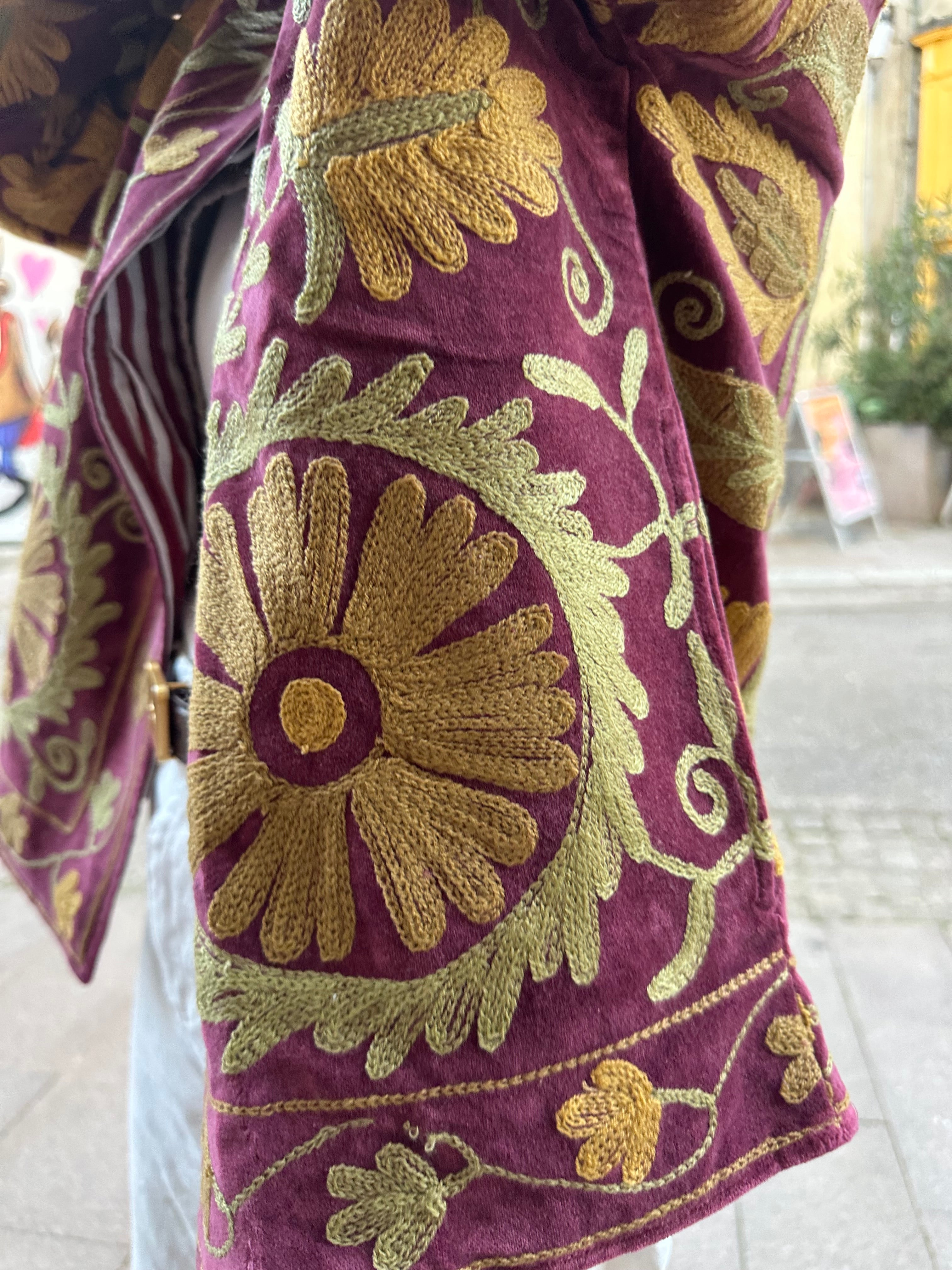 Veste velours brodée main