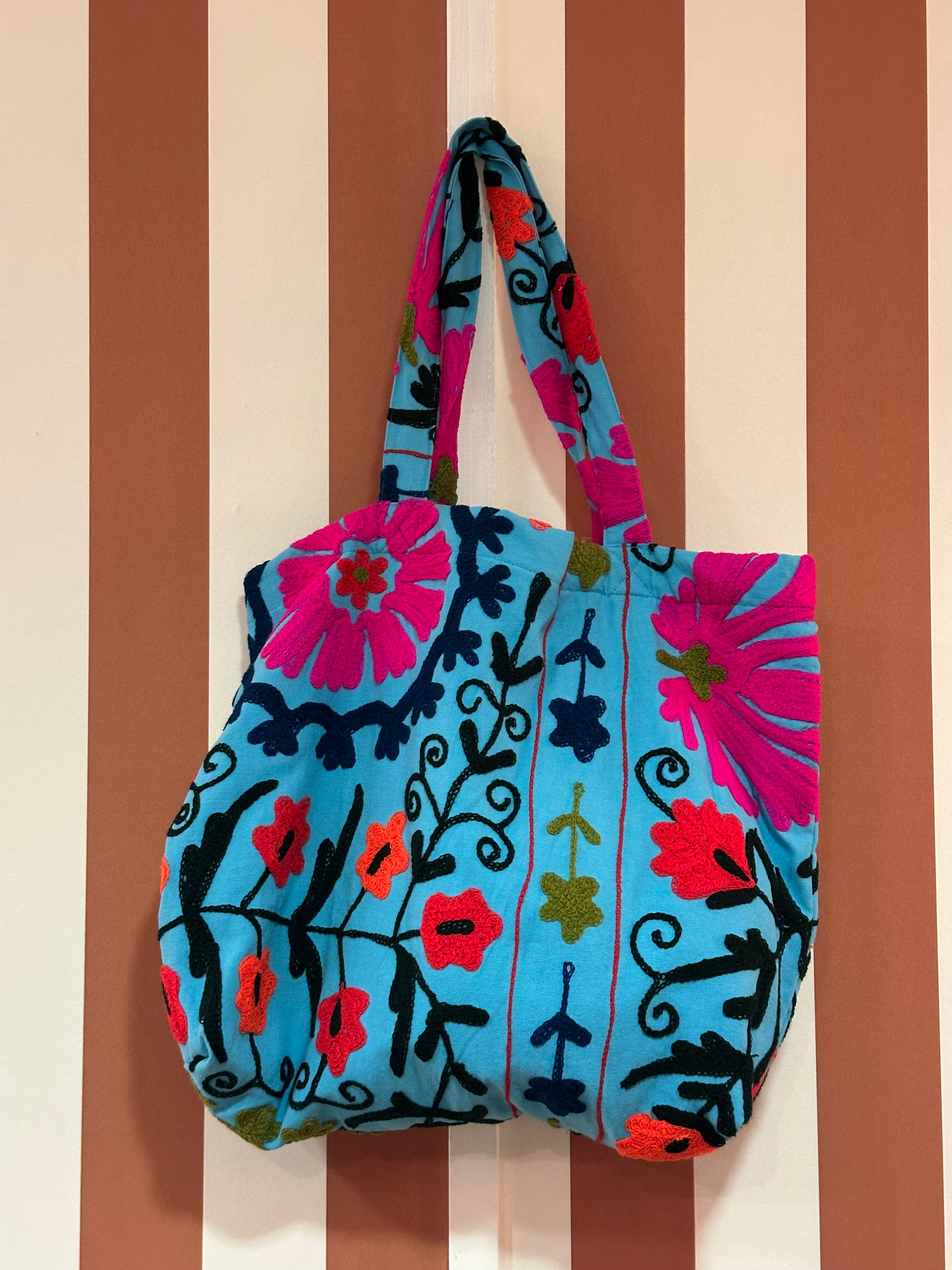 Sac brodé main
