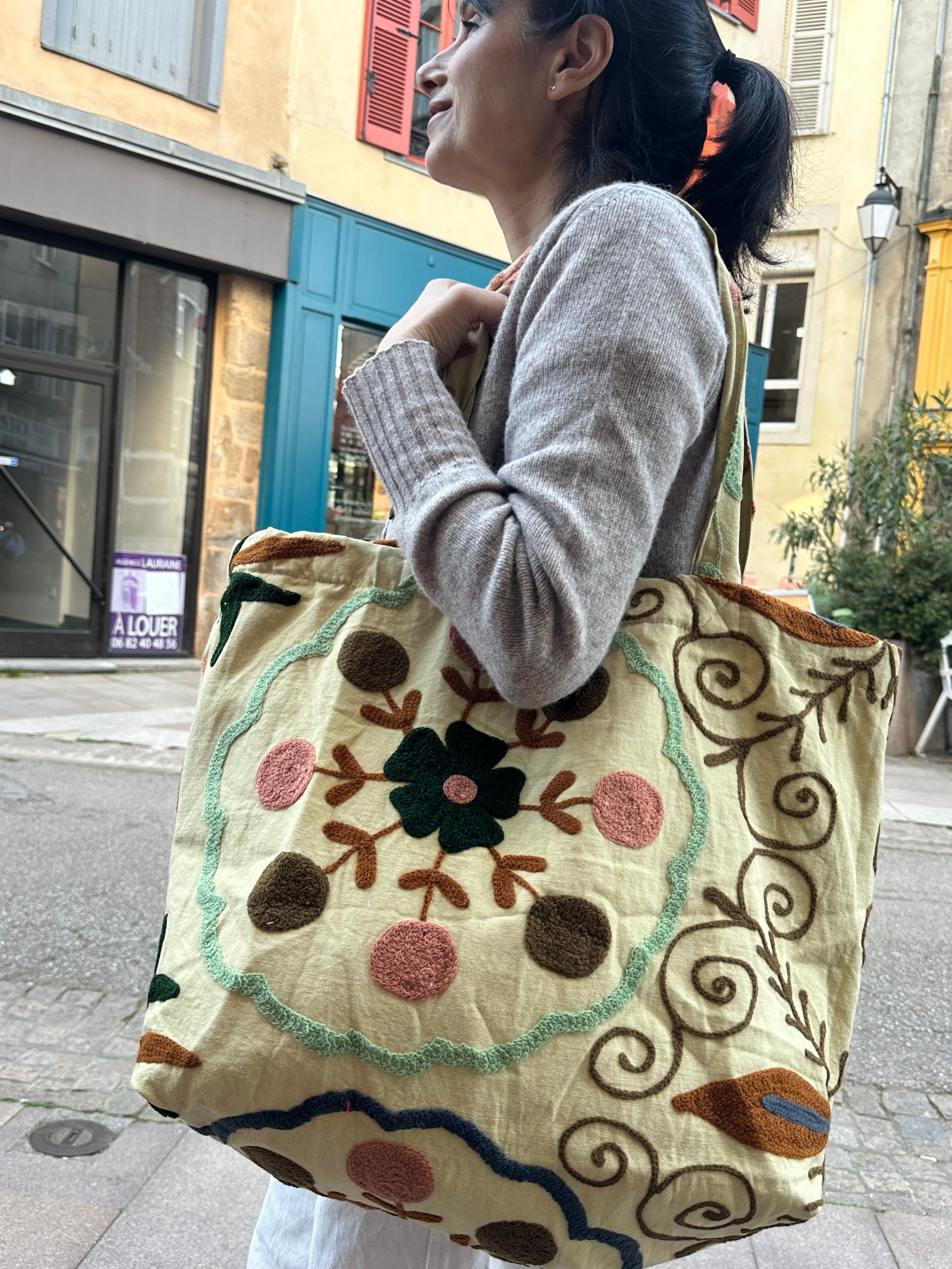Sac brodé main
