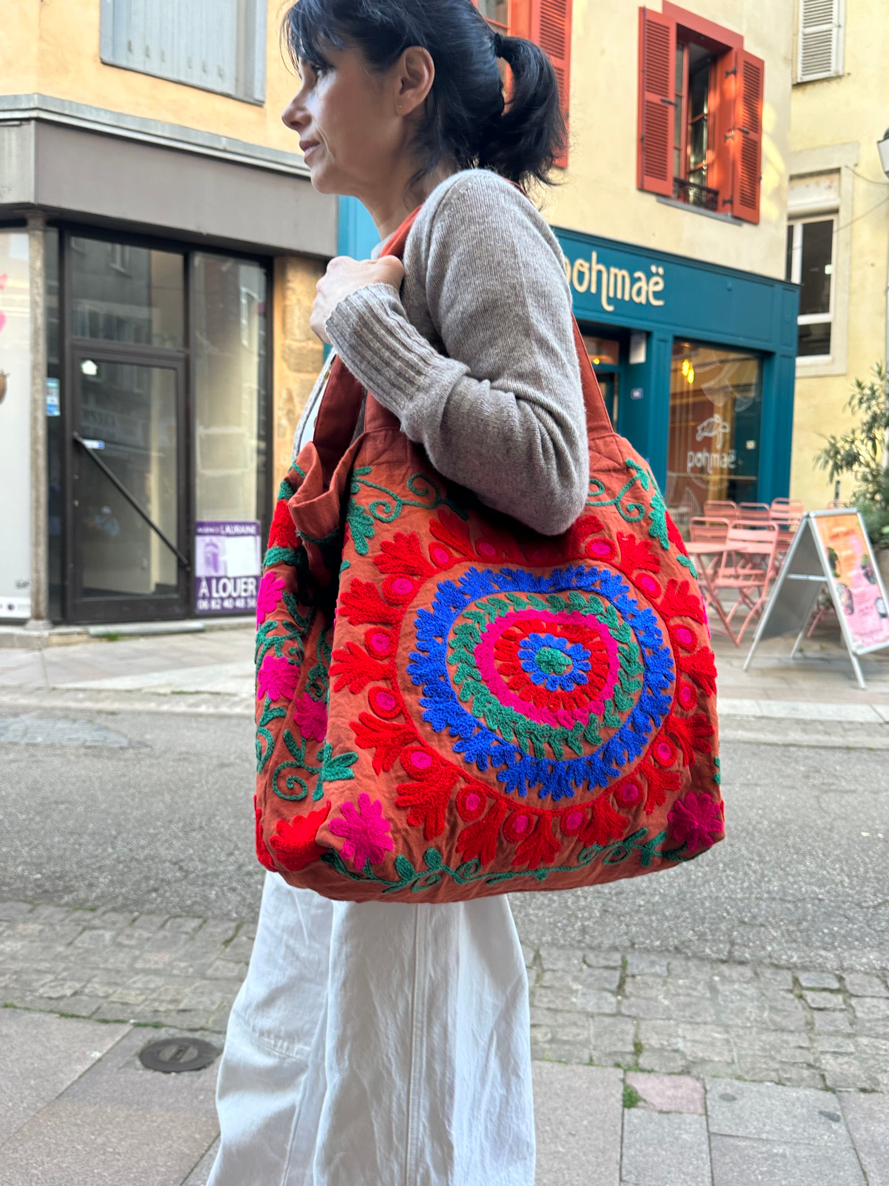 Sac brodé main
