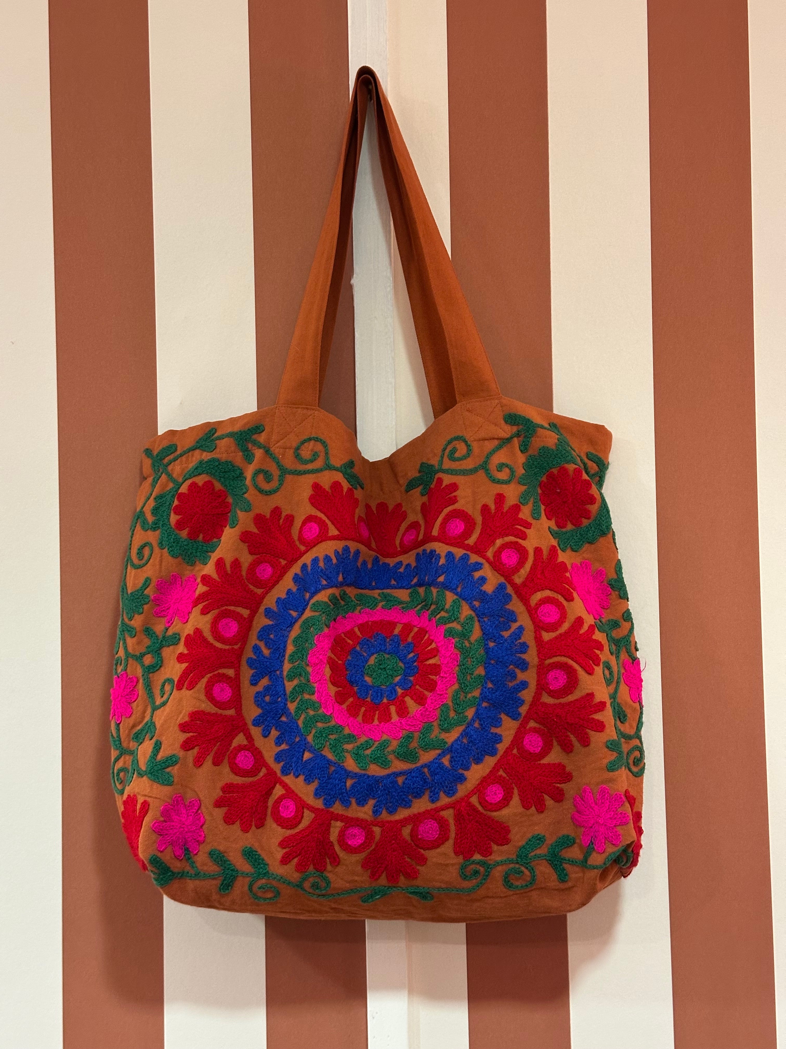 Sac brodé main