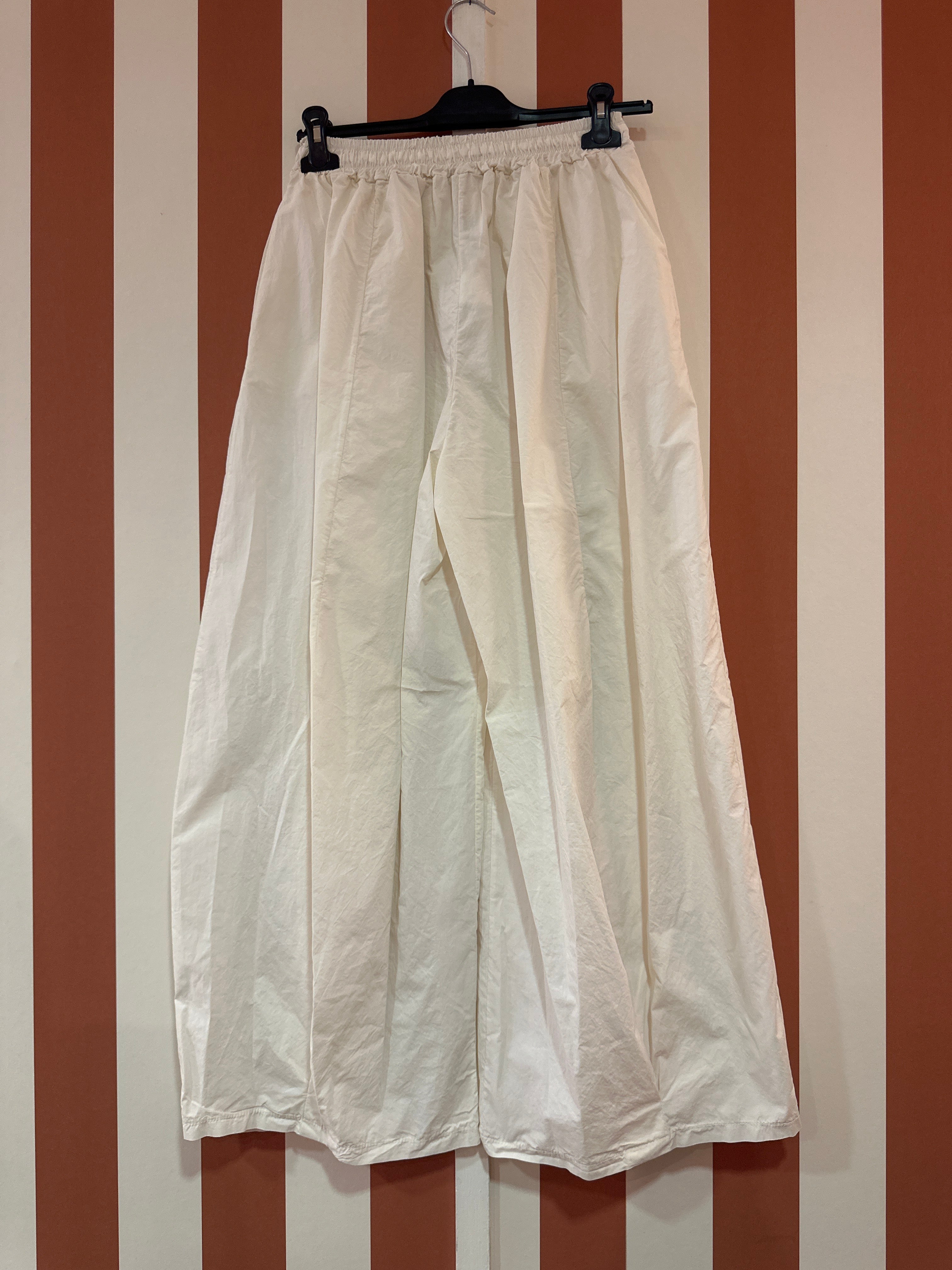 Pantalon Sergio en toile de coton écrue forme large