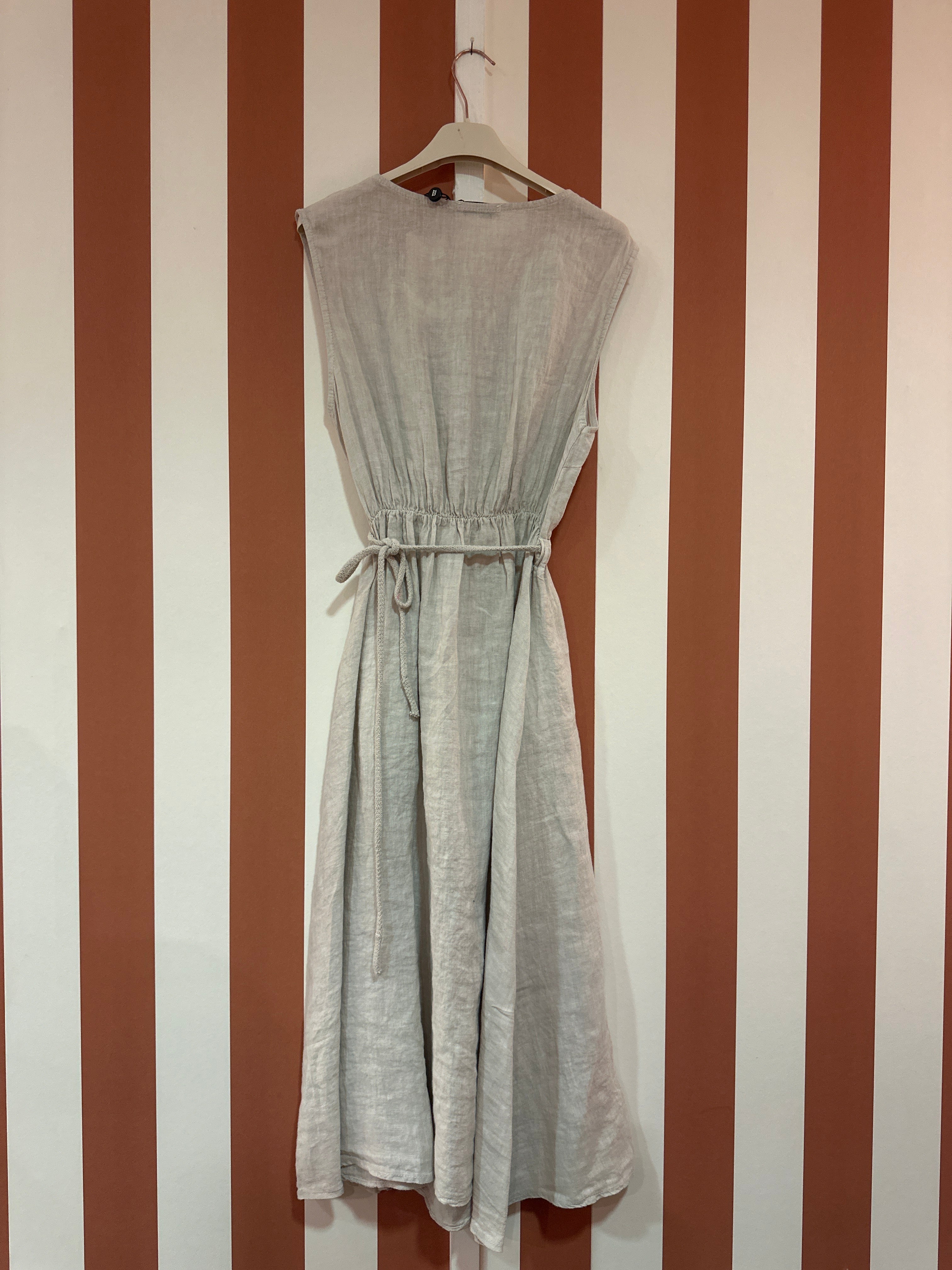 Robe Catherine en lin beige