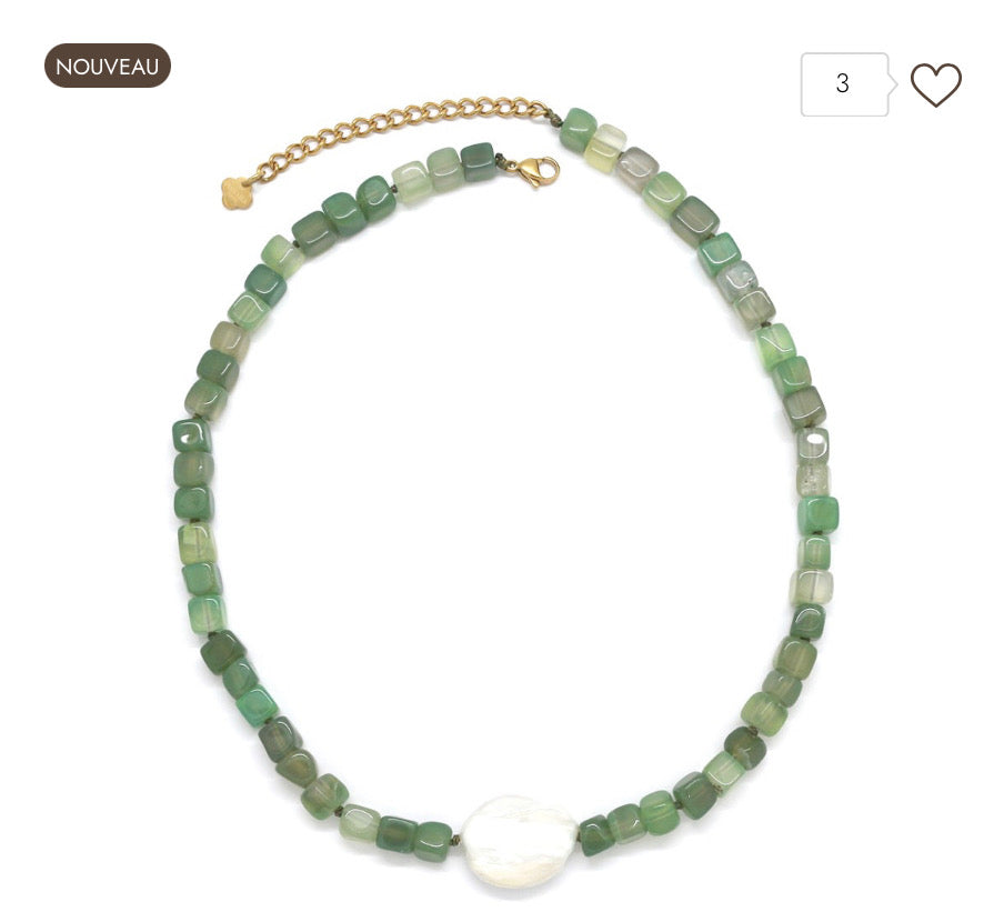 Collier cube en pierres naturelles et perle d’eau douce