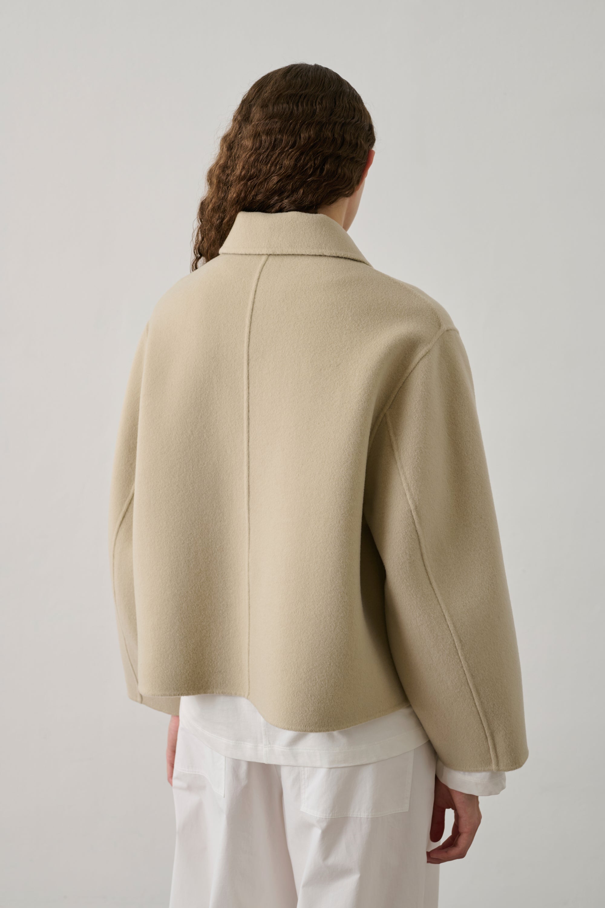 Manteau Gyoda court en laine double face Sœur