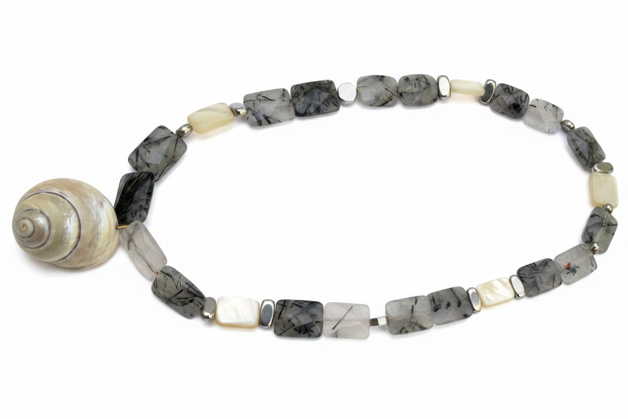 Collier quartz et coquillage Mystico
