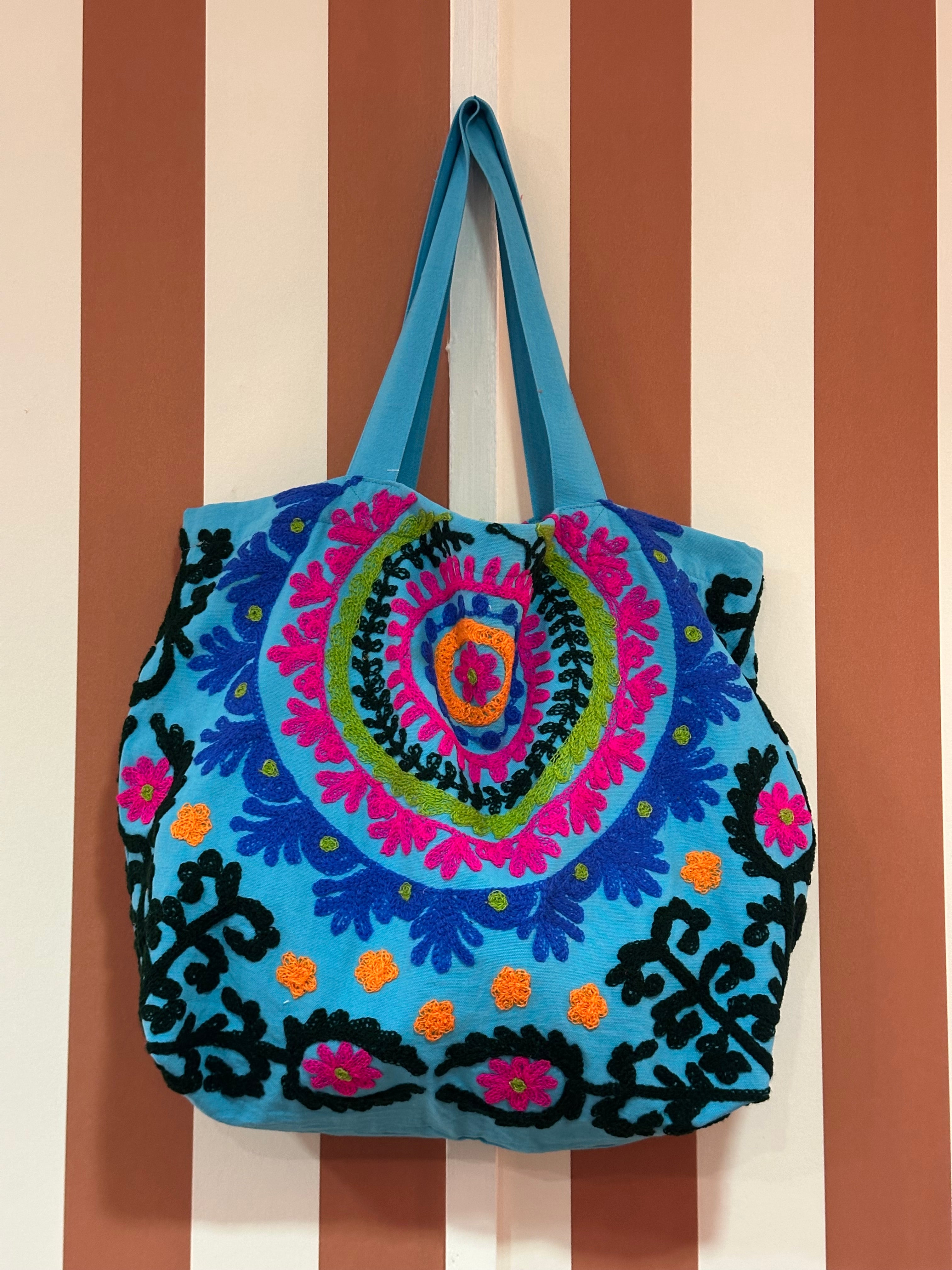 Sac brodé main