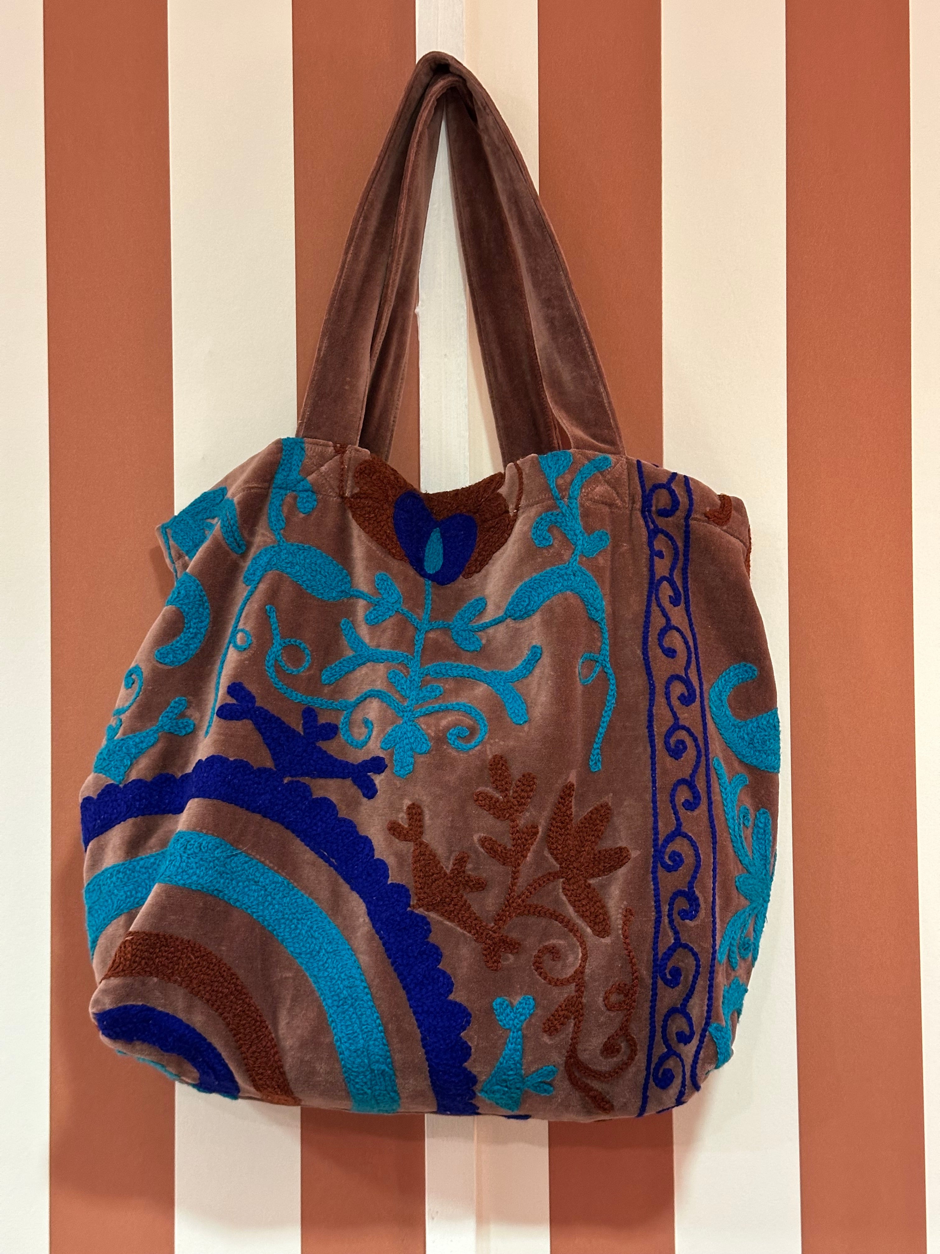 Sac brodé main