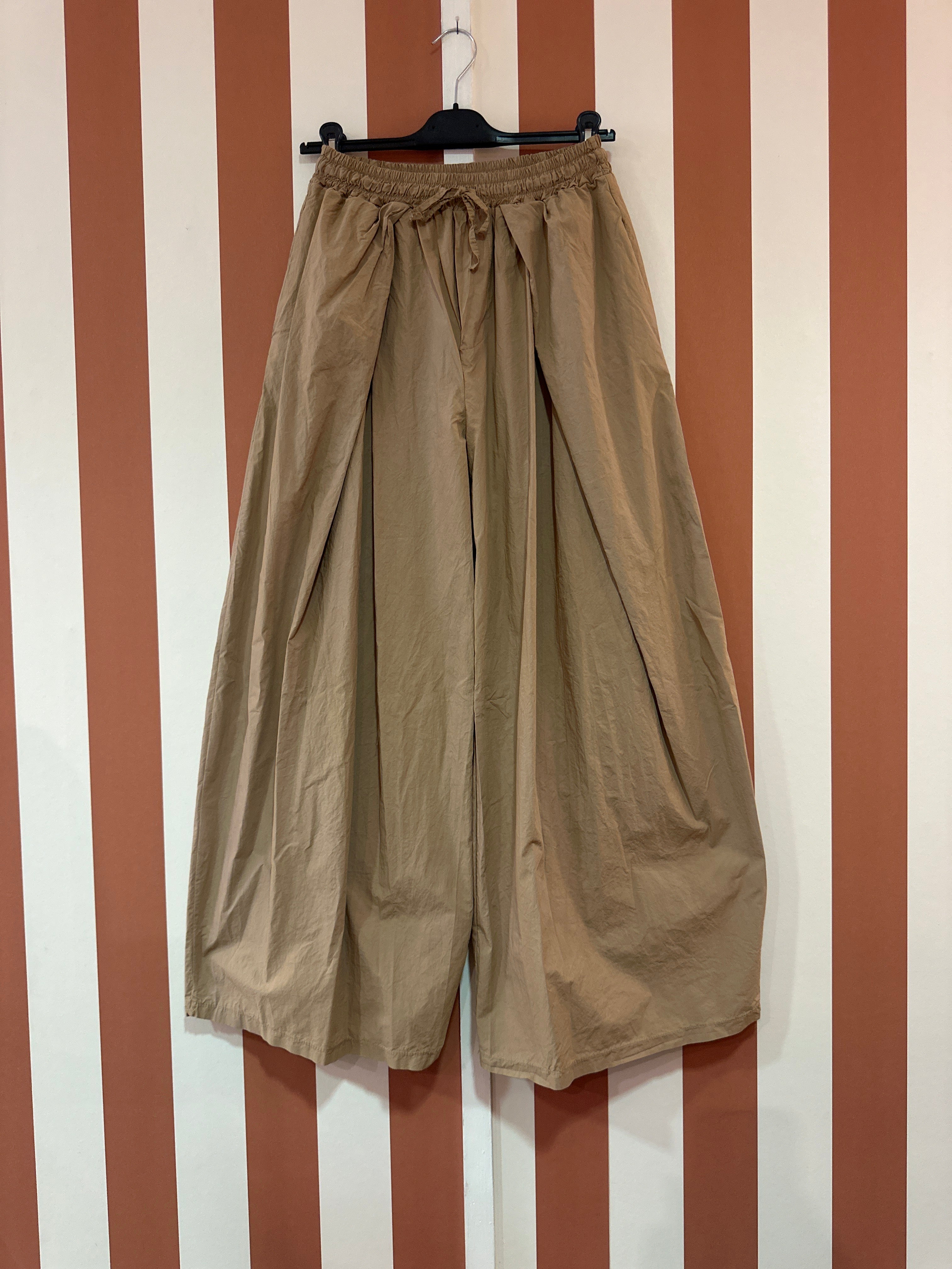 Pantalon Sergio en toile de coton beige forme large