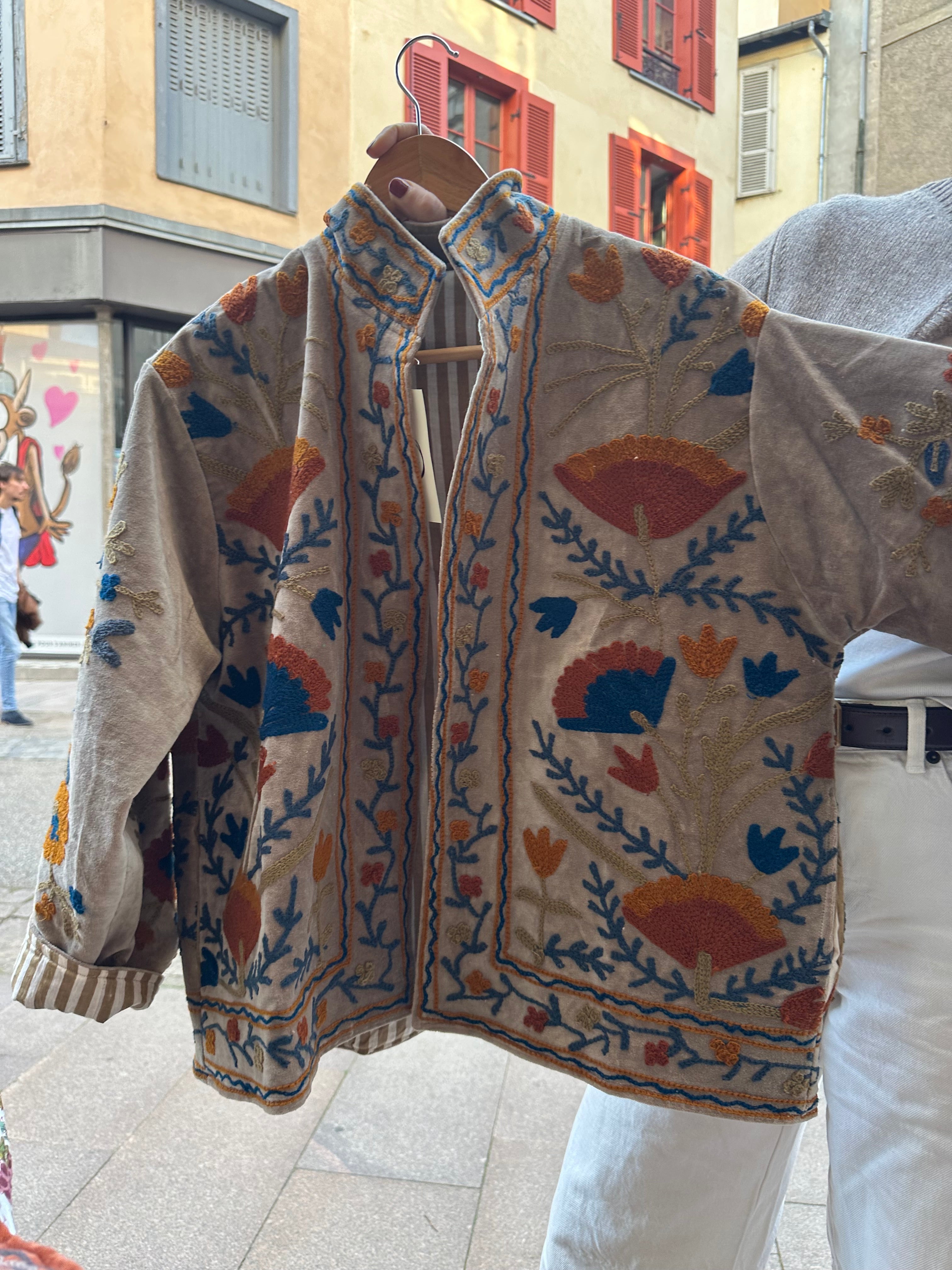 Veste velours brodée main