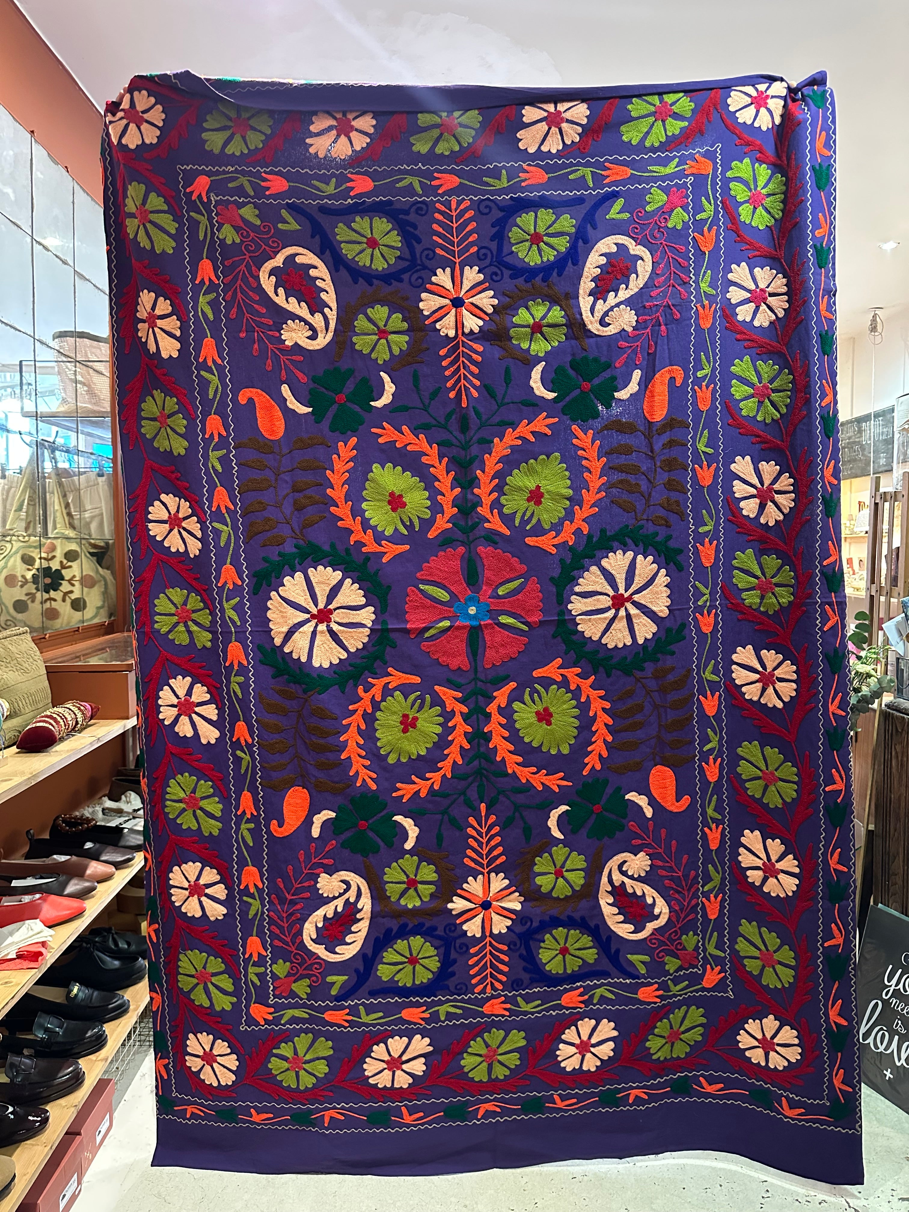 Grand plaid Suzani brodé main