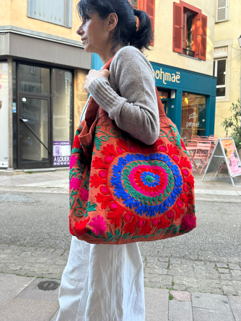 Sac brodé main