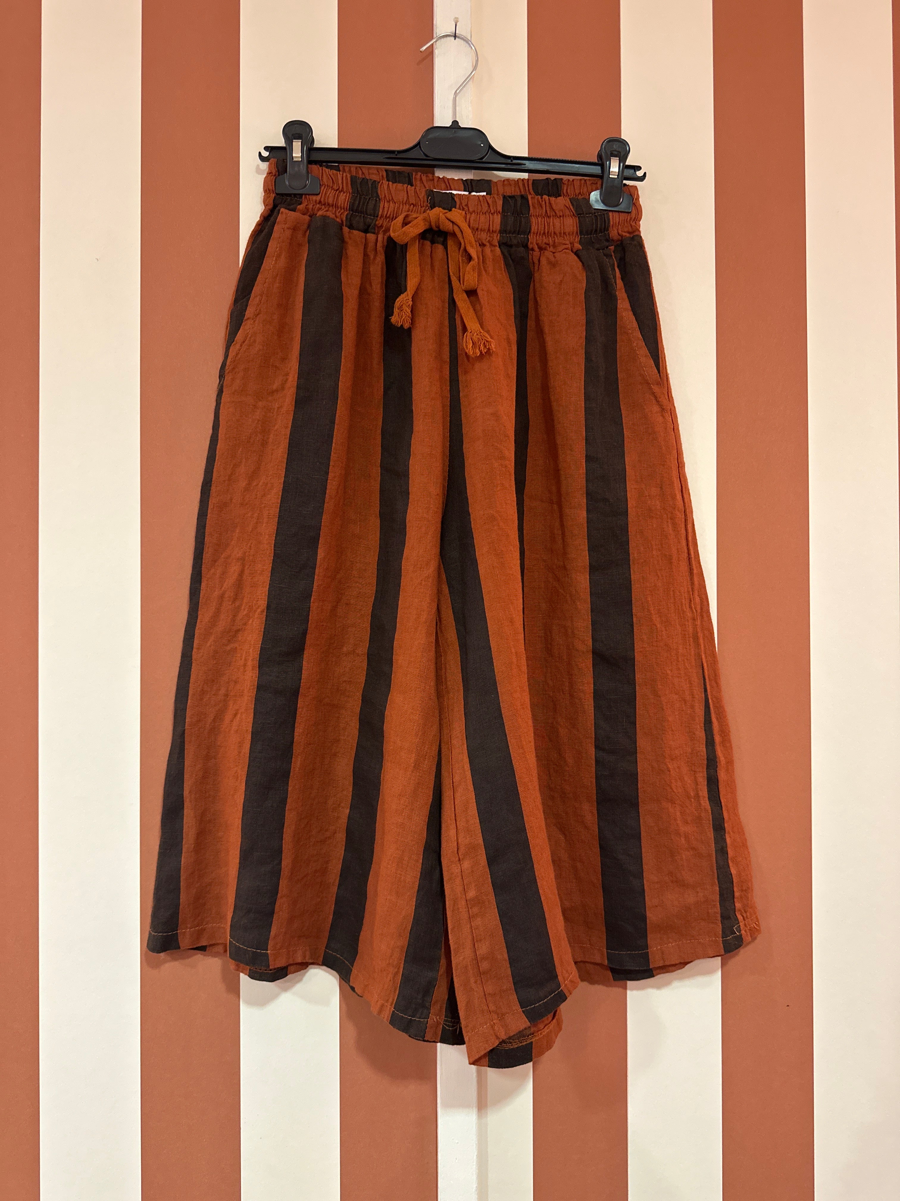 Bermudas Giovanni en toile de lin rayée caramel/chocolat