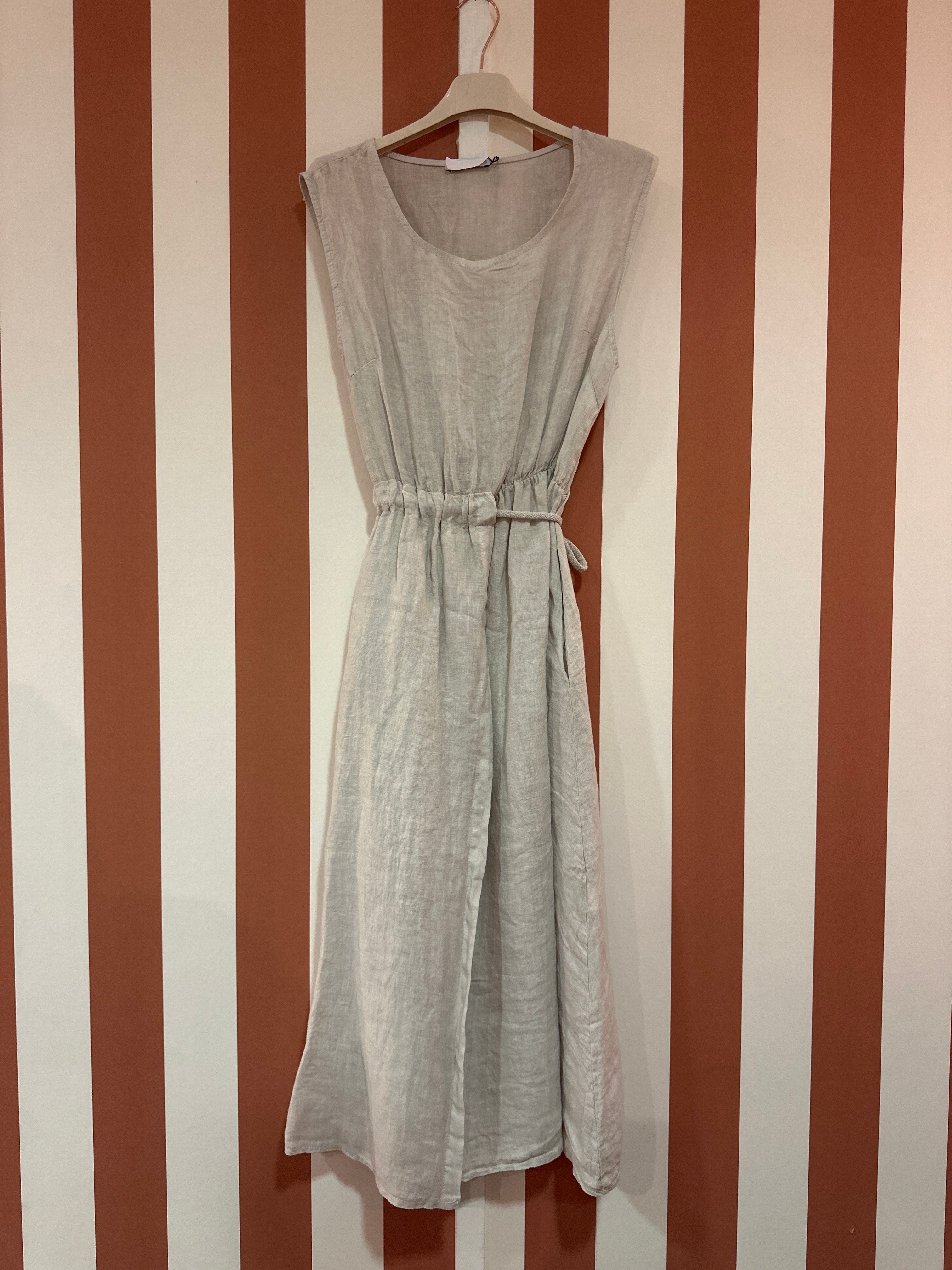Robe Catherine en lin beige