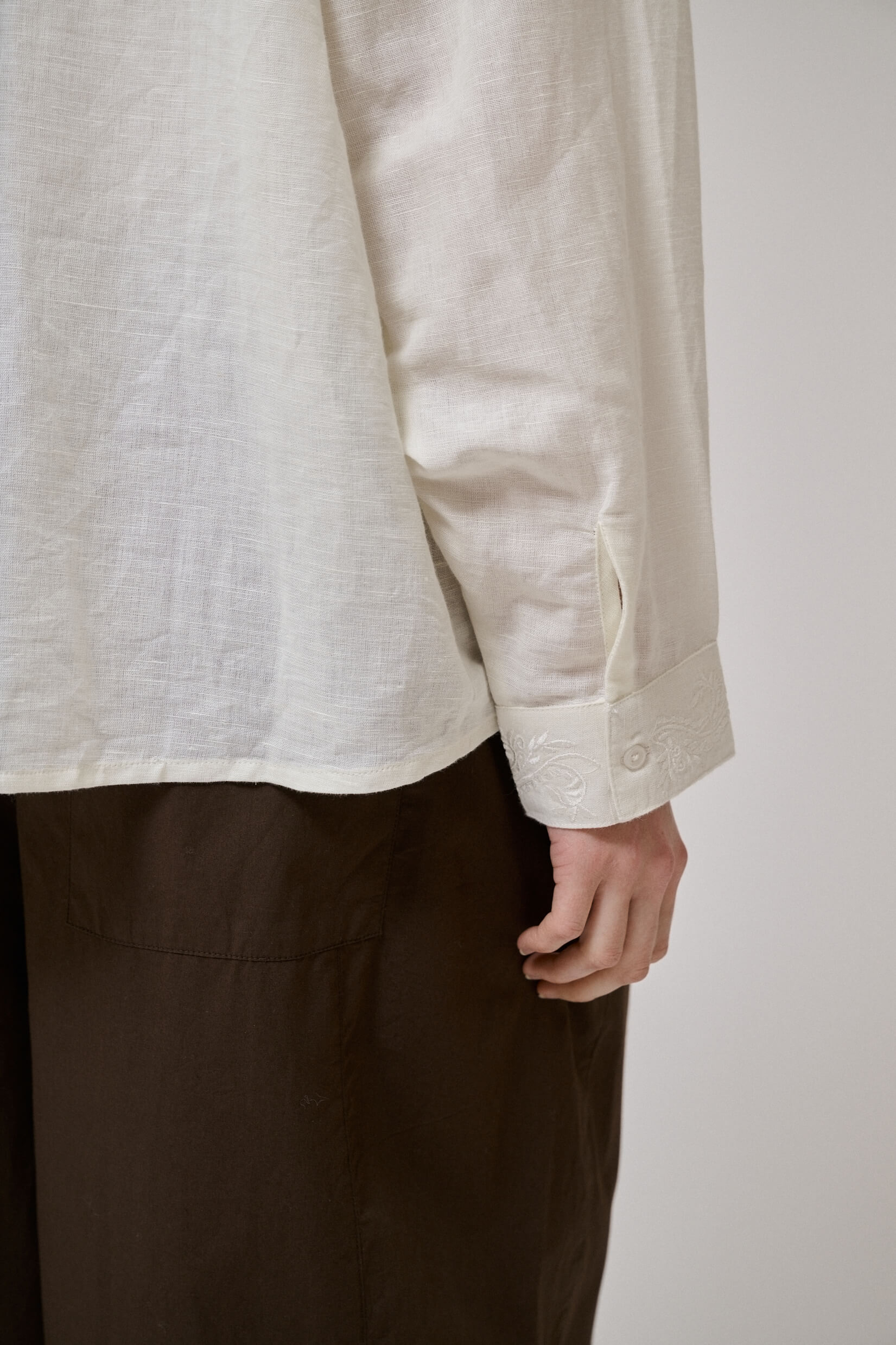 Chemise en lin et coton Ridge coloris sable blanc Anne-Mi