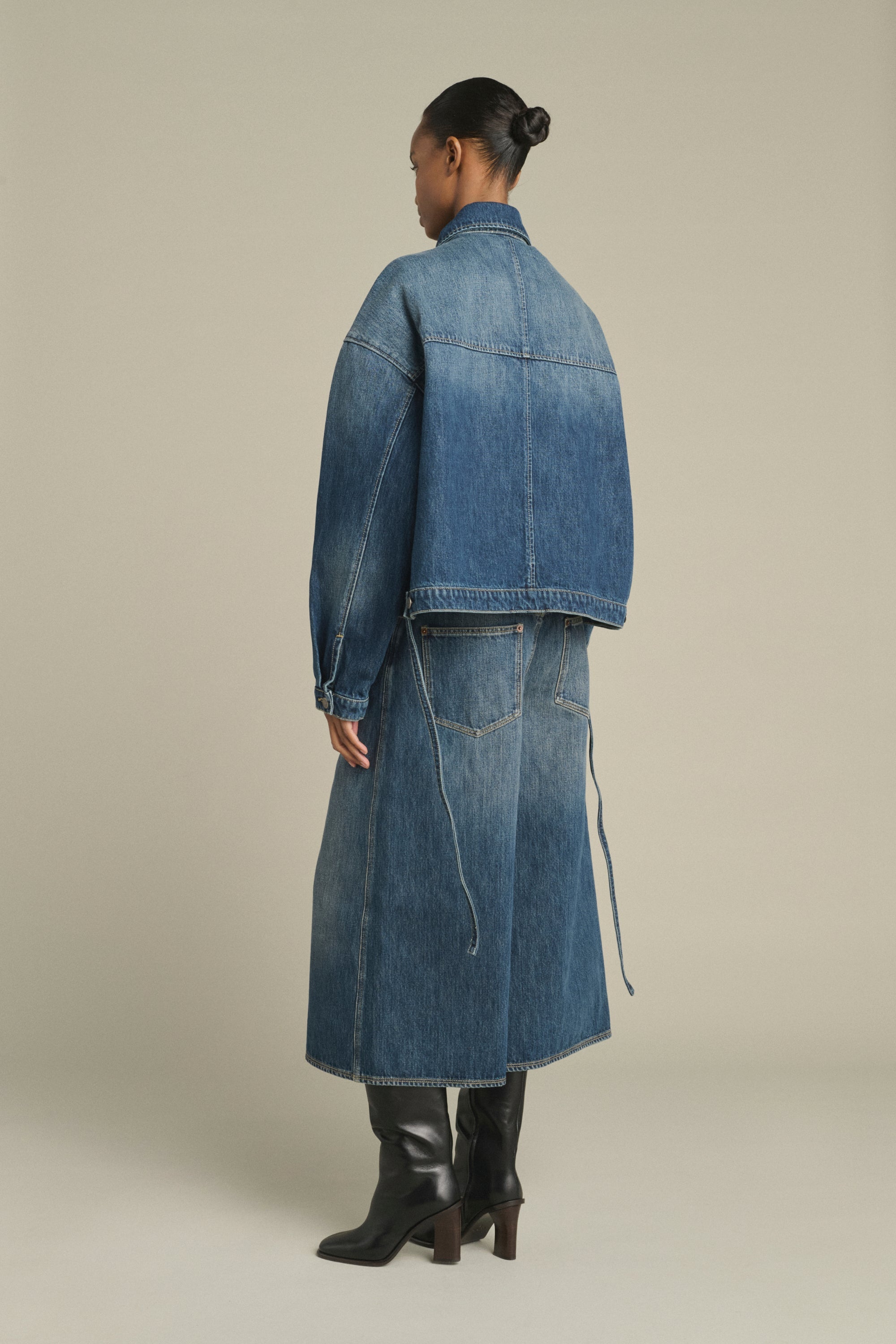 Blouson en denim ceinturé LYS Sœur