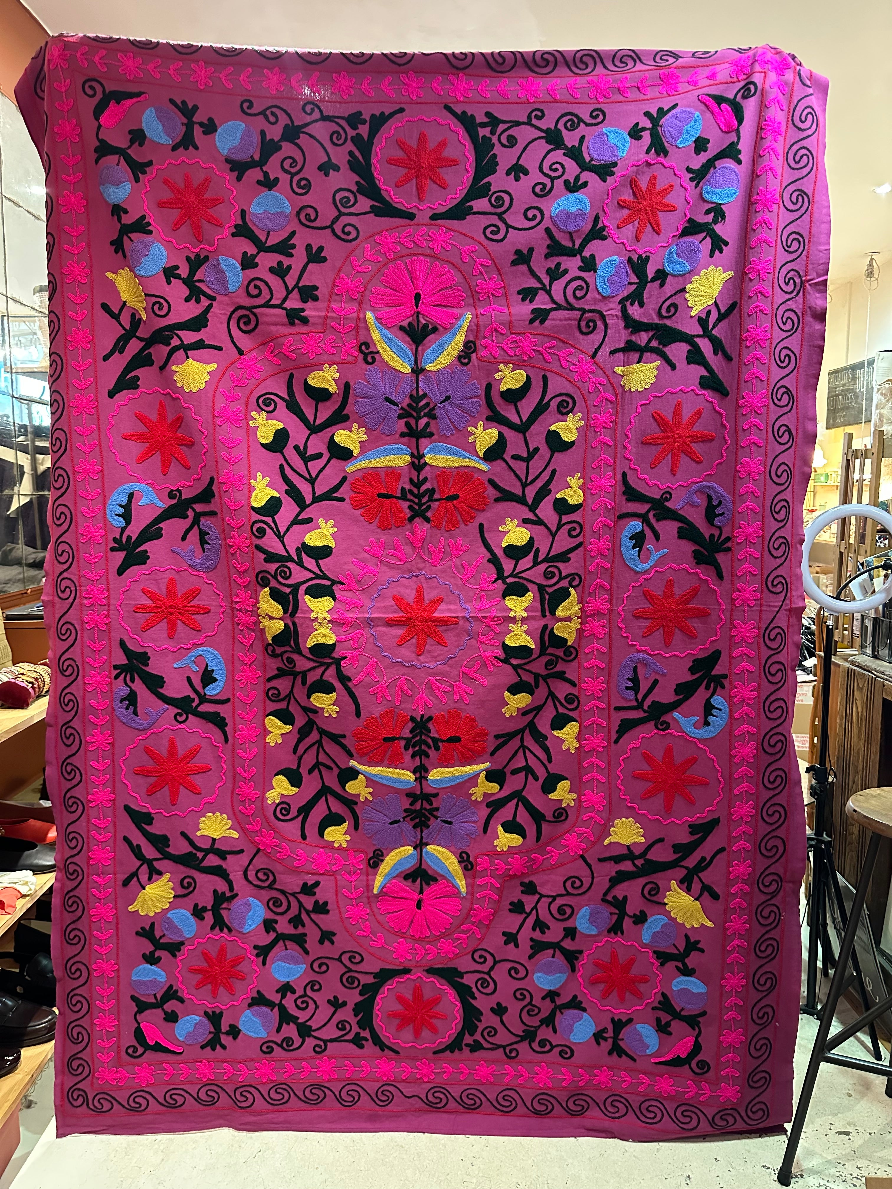 Grand plaid Suzani brodé main raisin