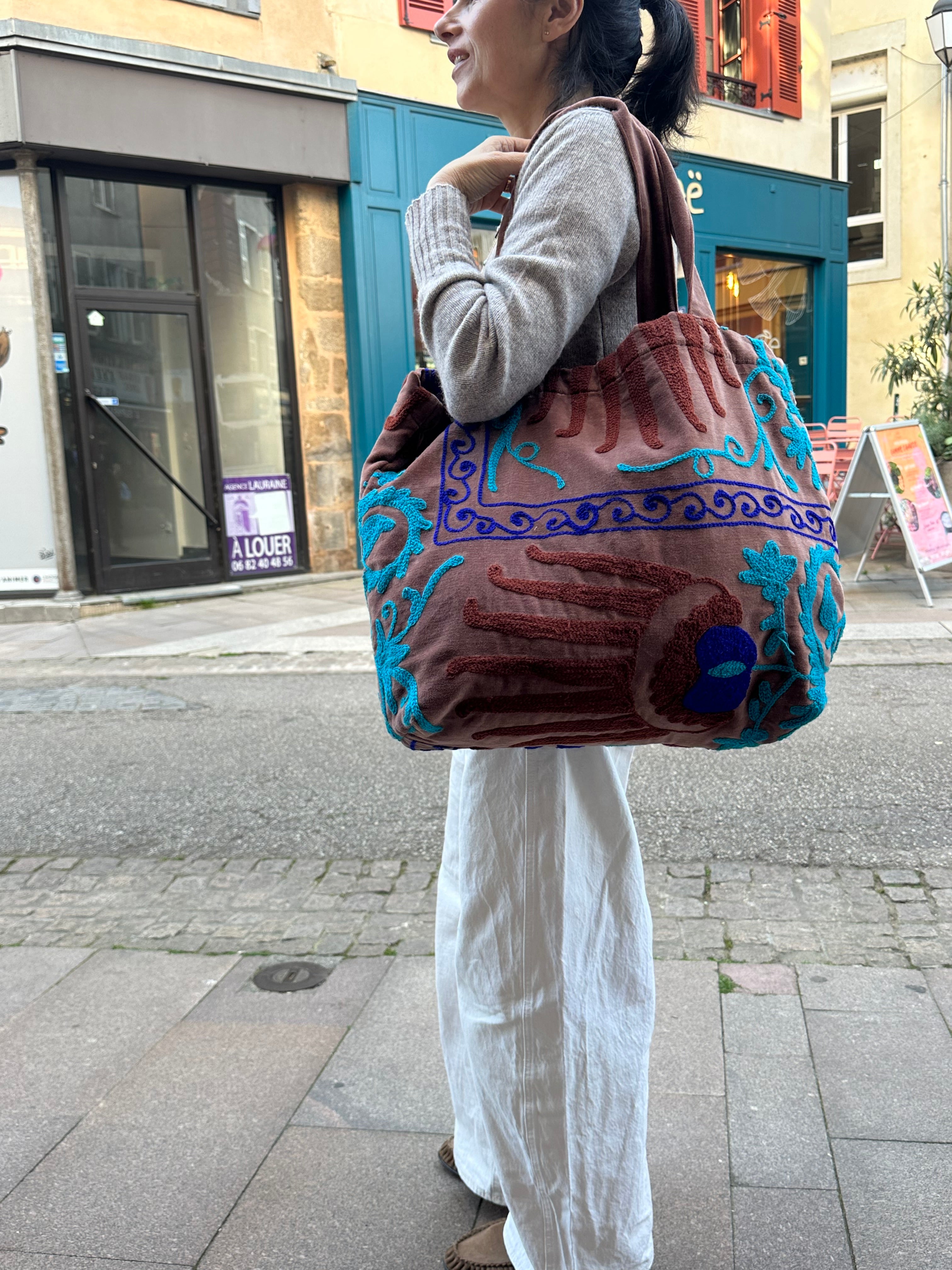 Sac brodé main