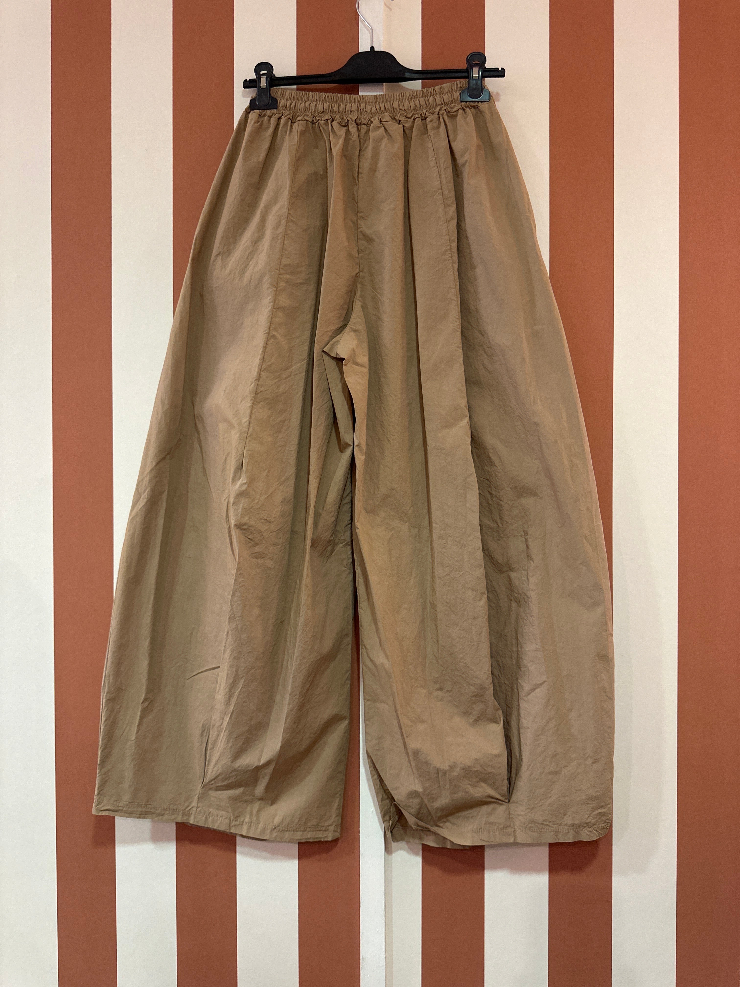 Pantalon Sergio en toile de coton beige forme large