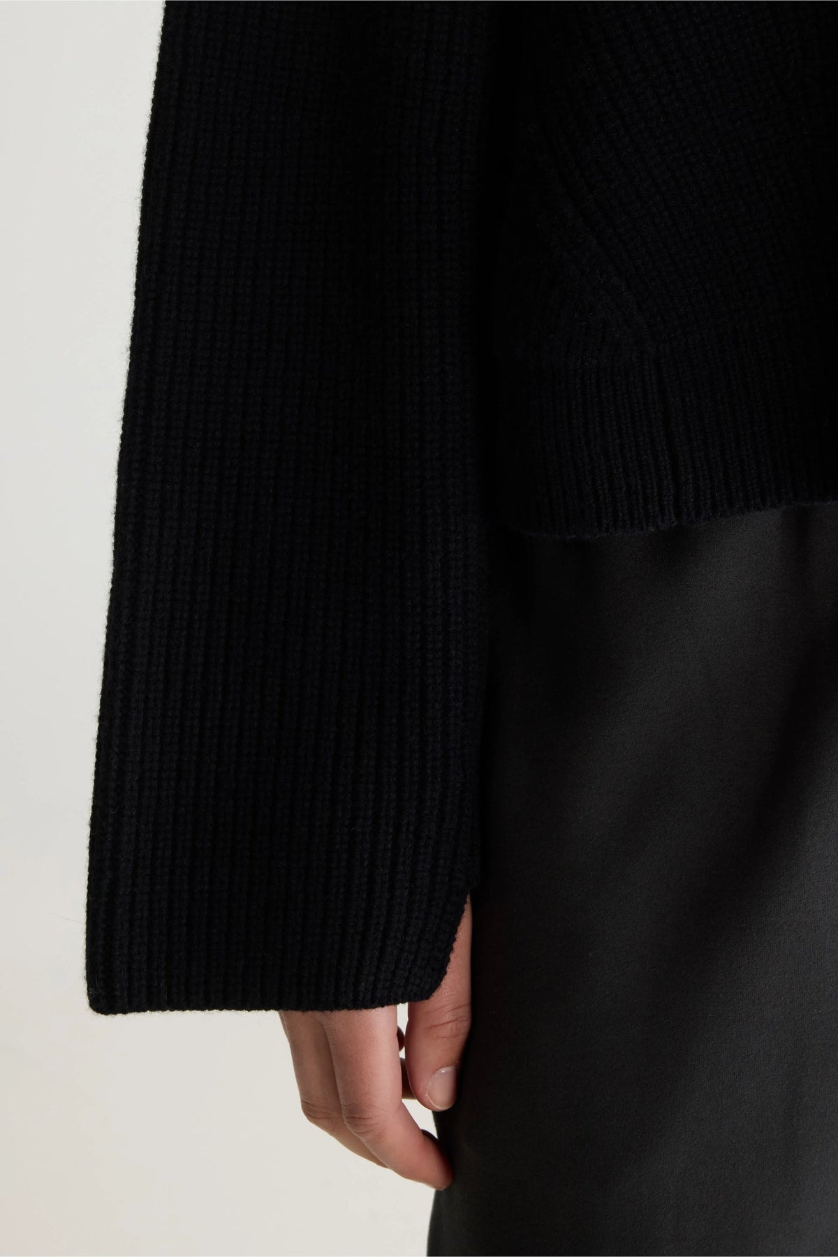 Pull court col rond Dorou en laine mérinos Bellerose