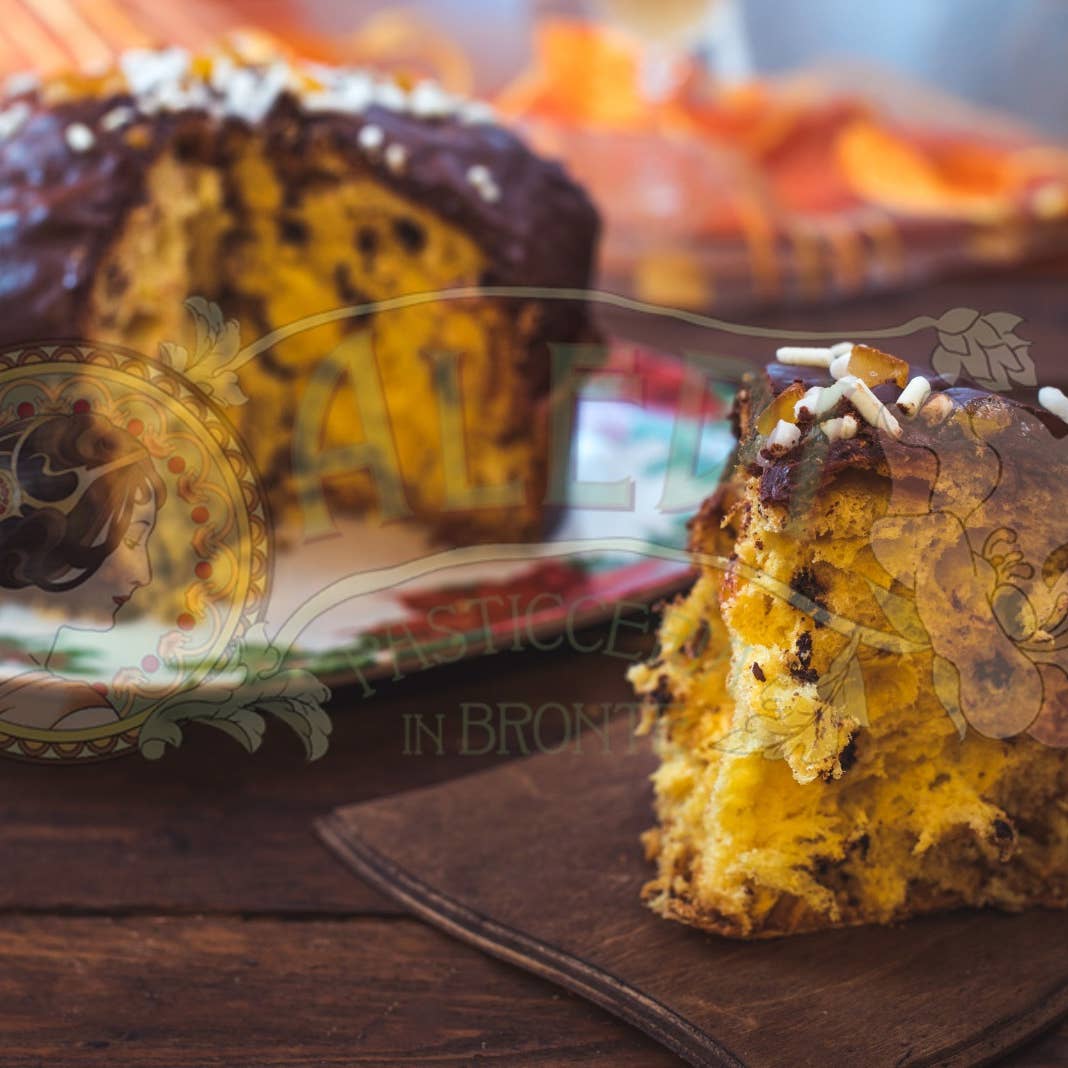 Dessert traditionnel italien : Colombe de Pâques à l’orange sanguine et chocolat noir