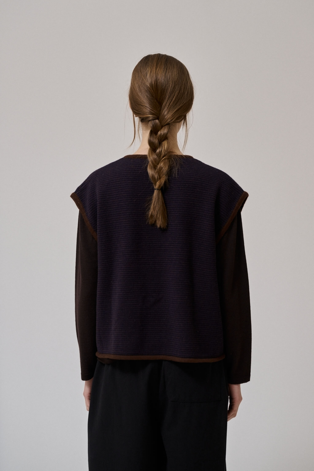 Gilet en laine mérinos tricoté Aya Anne-Mi