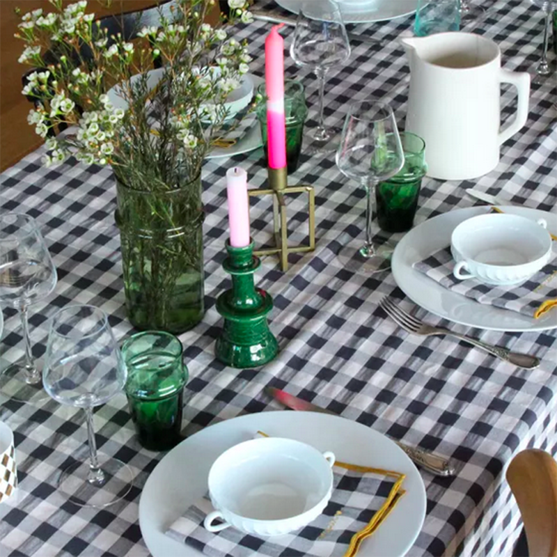 Serviette de table brodée Amour