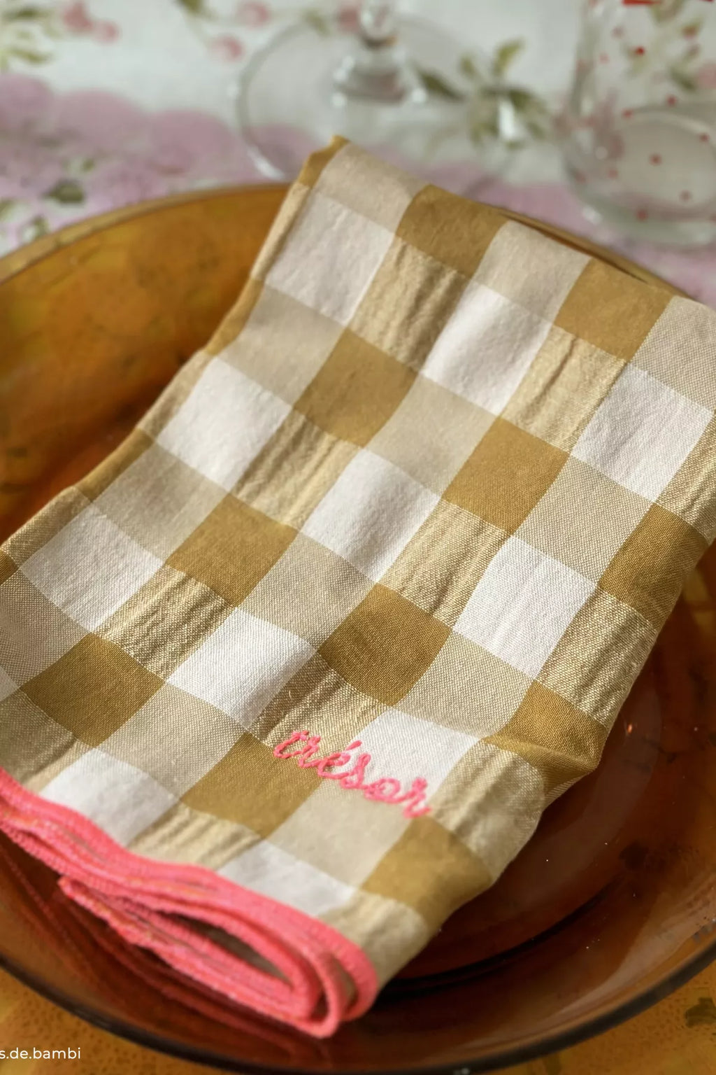 Serviette de table brodée Trésor